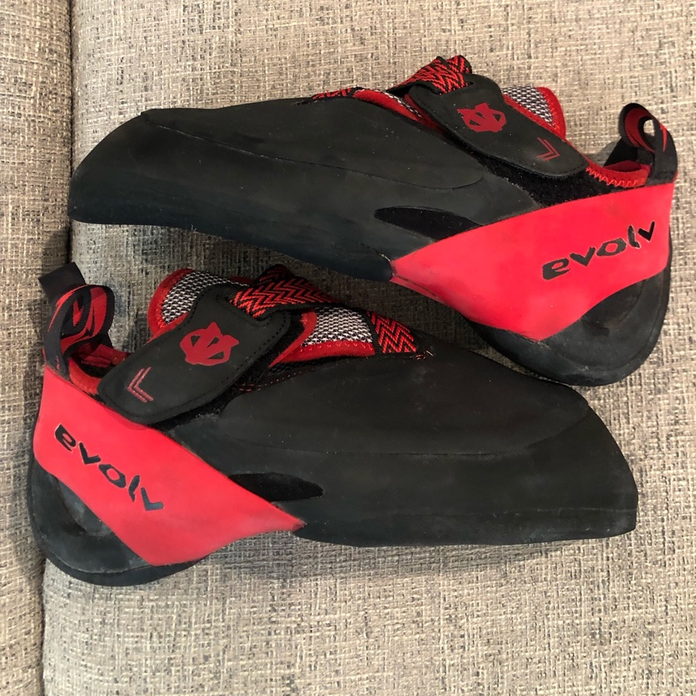 Used Once Men's Evolv Agro Aggressive Climbing